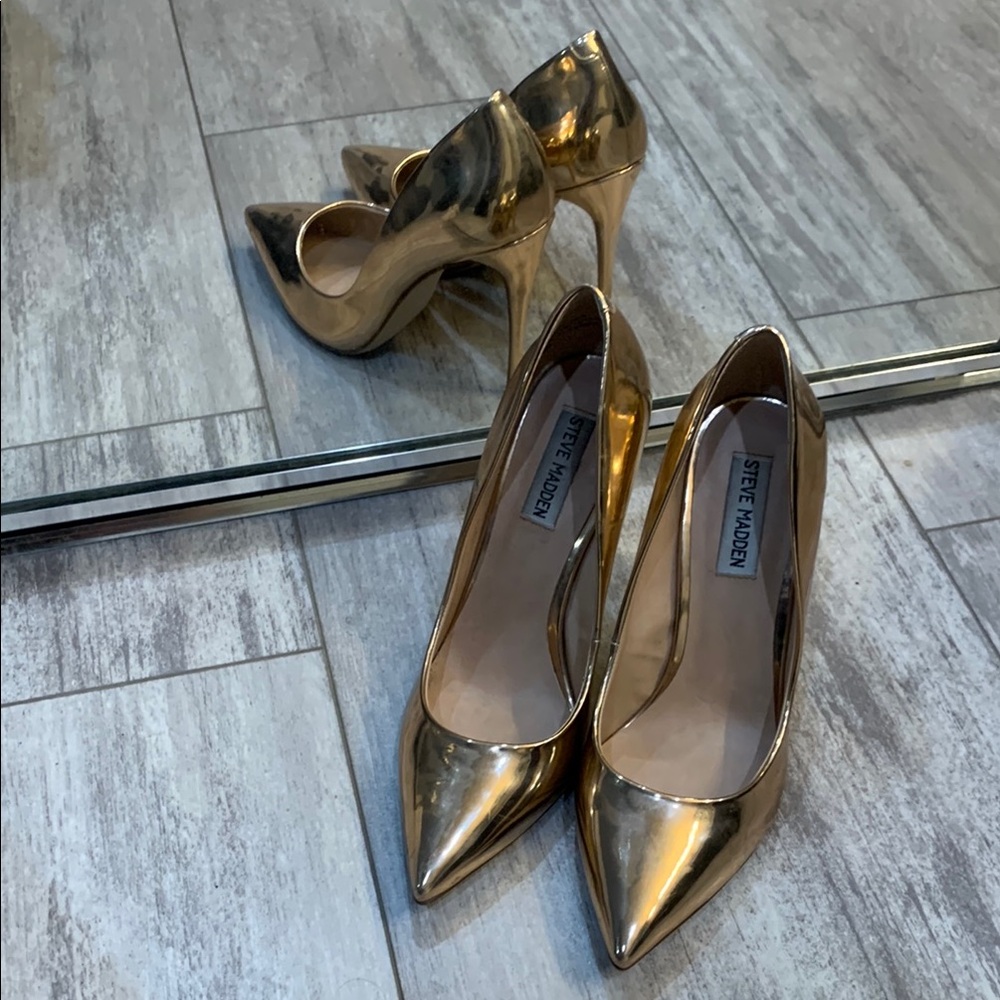 Steve Madden Gold Women's Heels, size 8 but it fits more like a 7.5